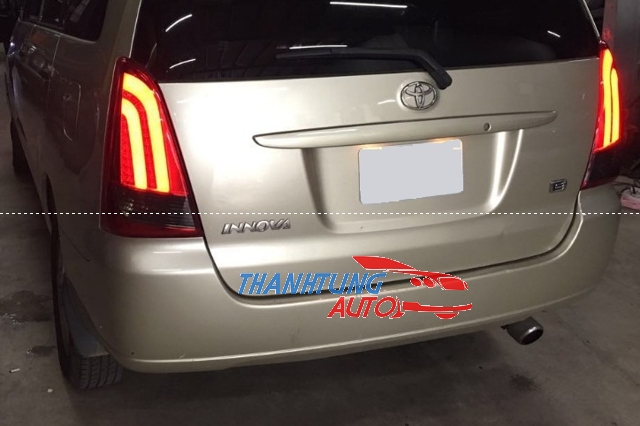 Đèn hậu Led mẫu BMW cho xe Innova 2012 - 2015 màu đỏ
