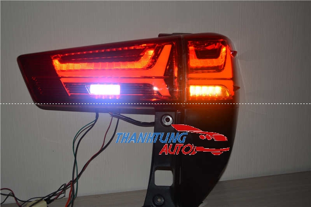 Đèn hậu Led cho xe Innova 2016 - 2019 màu đỏ