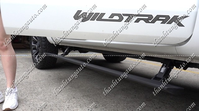 Bậc bước chân điện cho xe Ford Ranger 2015-2017