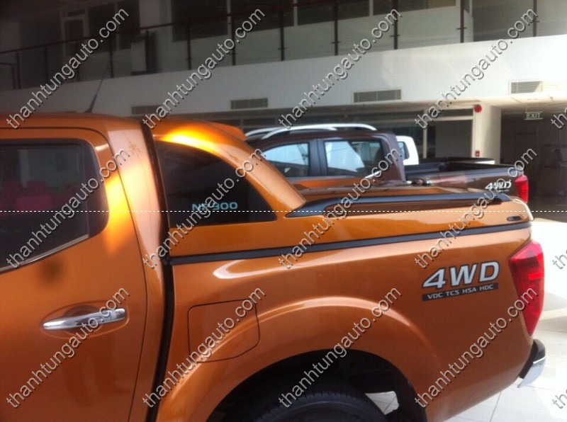 Nắp thùng thấp cho xe Ford Ranger mẫu vai kính
