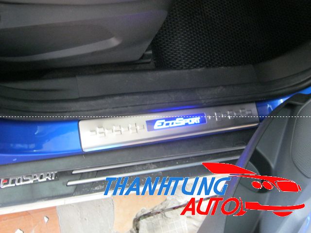 Nẹp bước chân có đèn cho xe Ecosport