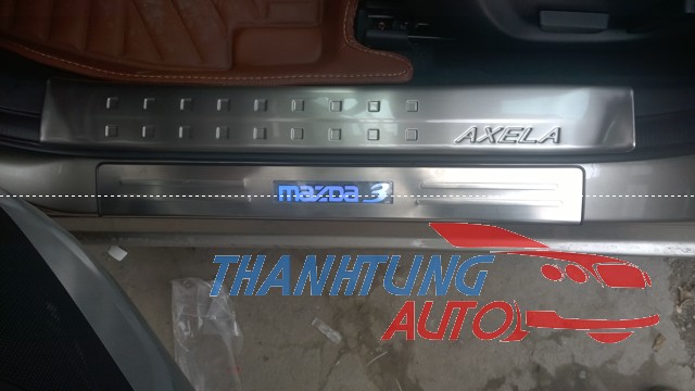 Nẹp bước chân có đèn Mazda 3-2015