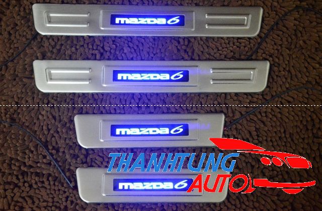 Nẹp bước chân có đèn cho xe Mazda 6 - 2014