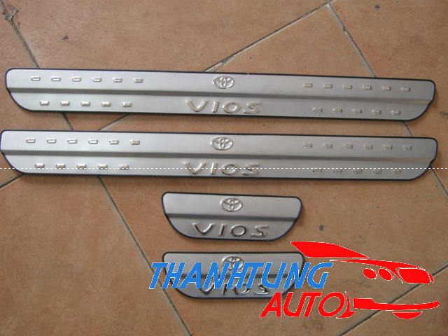 Nẹp bước chân không đèn vios 2014-2017