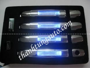 tay cửa có đèn led camry