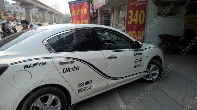 Dán tem độ cho xe Mazda 3S